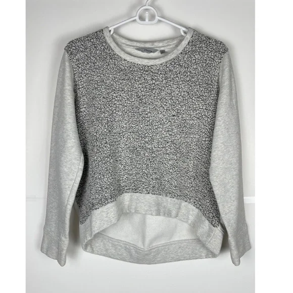 Athleta Pacific Pullover Wool Blend Sweatshirt Size Medium Gray Fuzzy Crew Neck - Picture 2 of 8